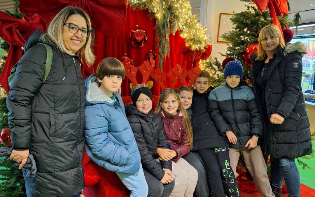 Događaji puža Petra/Prigode polžka Petra” – Anja Pavlin koncert i promocija slikovnice